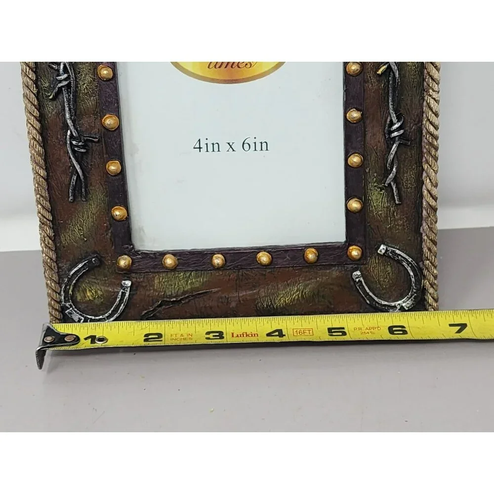 Horse-Themed Western Picture Frame With Barbed Wire‎ & Rope Details 4